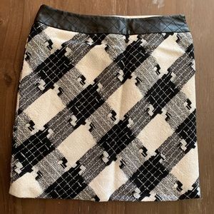 White House Black Market Size 4